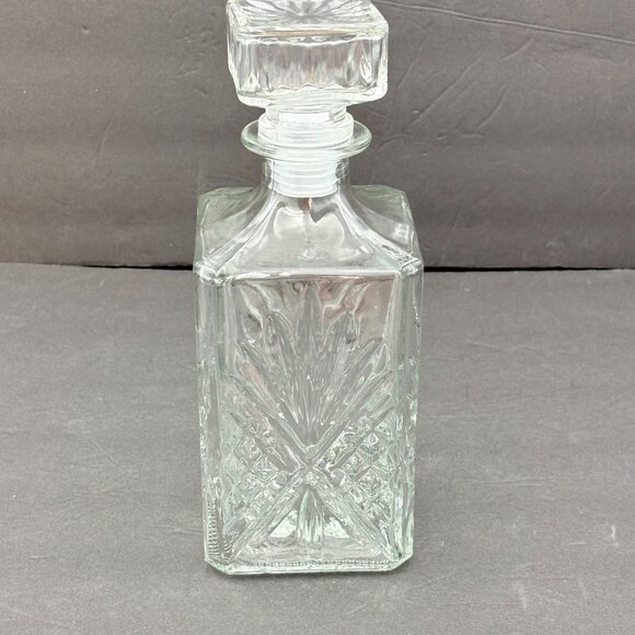 Vintage‎ Pressed Glass Decanter With Square Stopper 9.5” tall Y2K 90s Barware - Picture 9 of 9